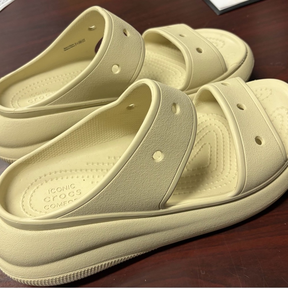 CROCS Classic Cream Slides